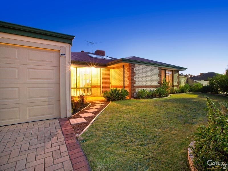 42 Sugarwood Drive, Thornlie WA 6108