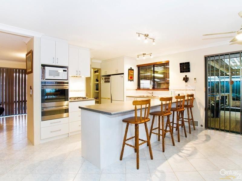 42 Sugarwood Drive, Thornlie WA 6108