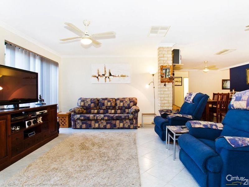 42 Sugarwood Drive, Thornlie WA 6108