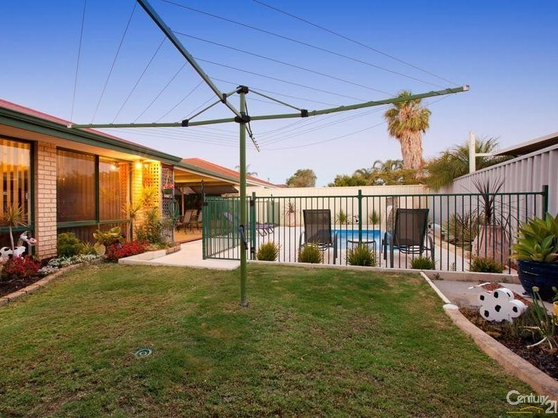 42 Sugarwood Drive, Thornlie WA 6108