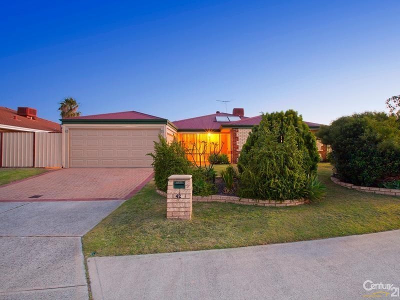 42 Sugarwood Drive, Thornlie WA 6108