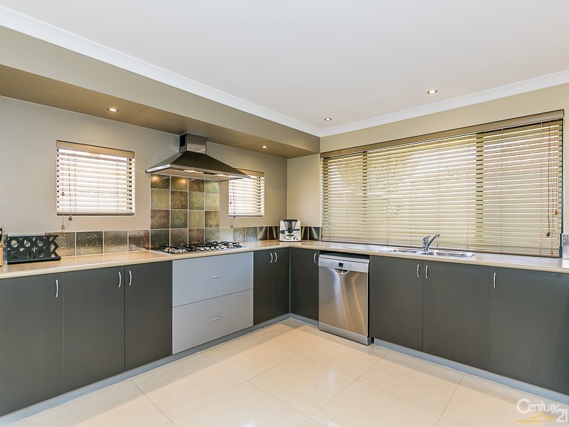 2 Stiletto Way, Canning Vale WA 6155