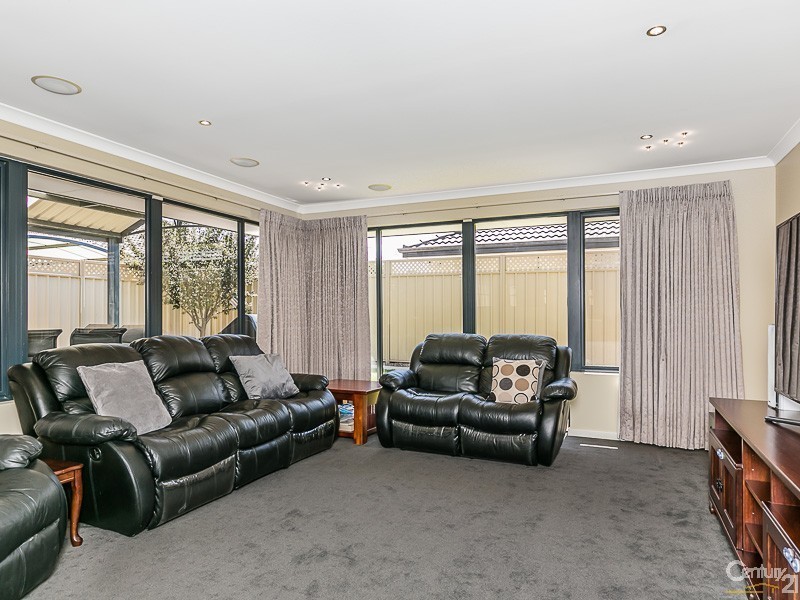 2 Stiletto Way, Canning Vale WA 6155