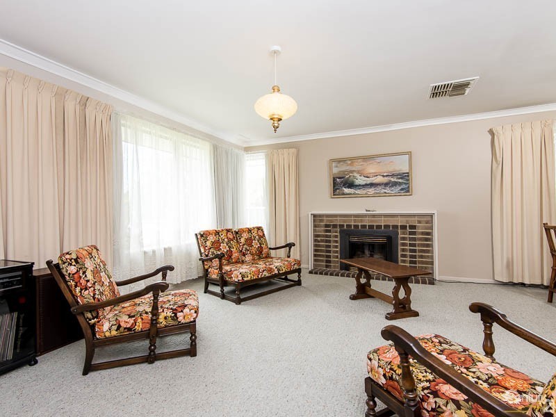 2 Biddenden Street, Thornlie WA 6108