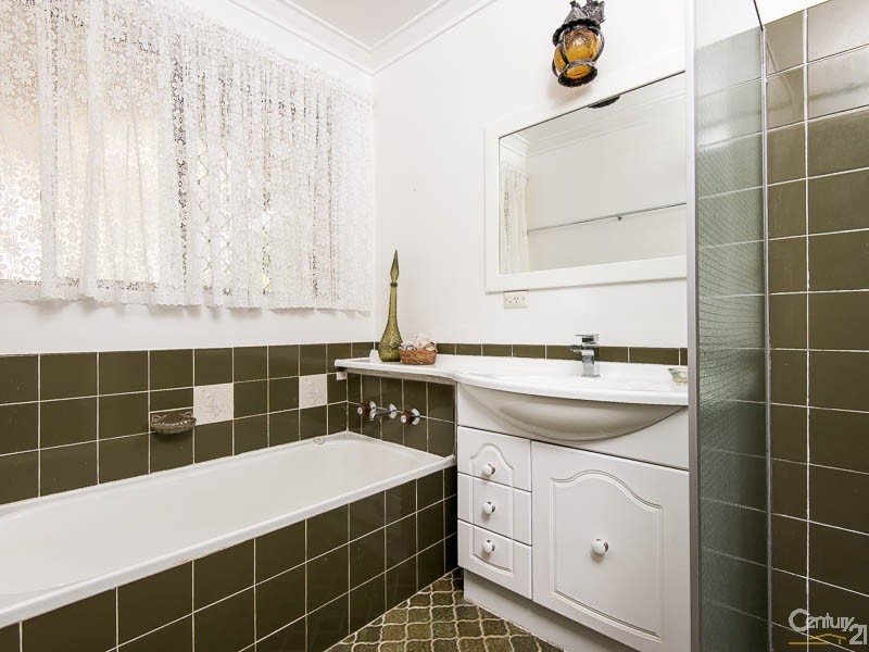 2 Biddenden Street, Thornlie WA 6108