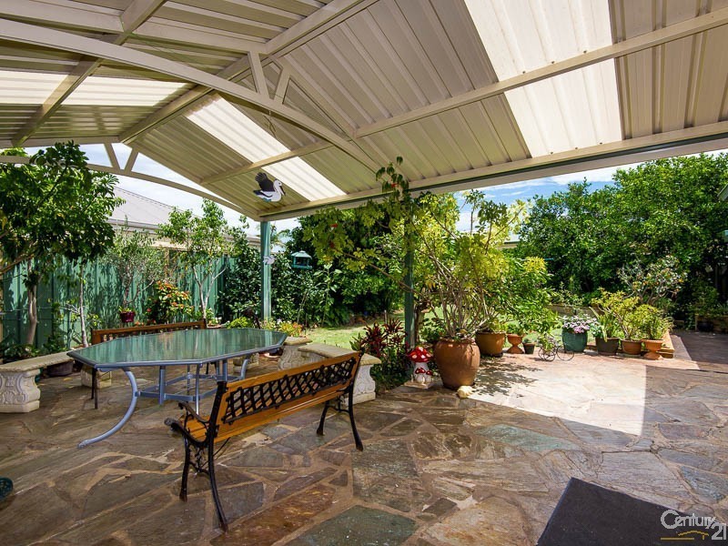 2 Biddenden Street, Thornlie WA 6108