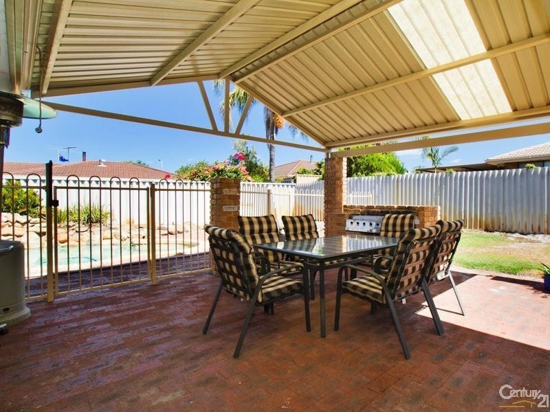 8 Sundew Place, Thornlie WA 6108