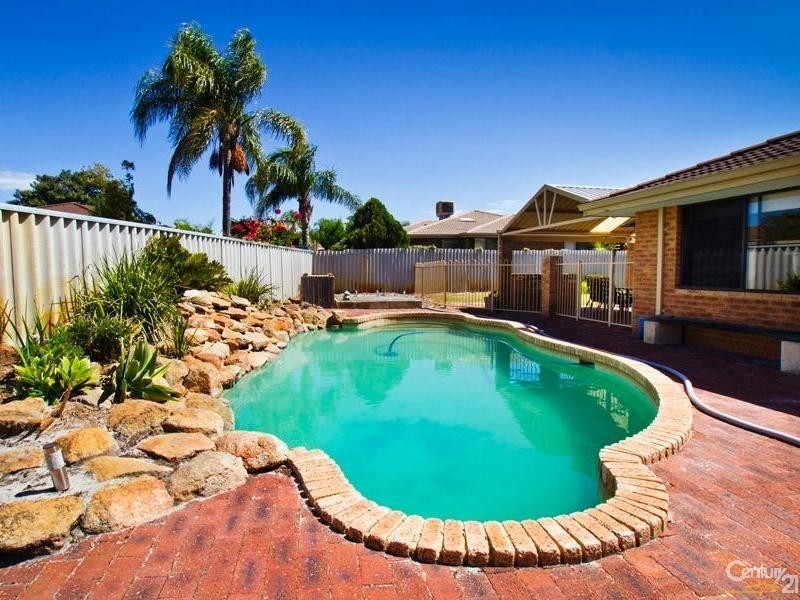 8 Sundew Place, Thornlie WA 6108