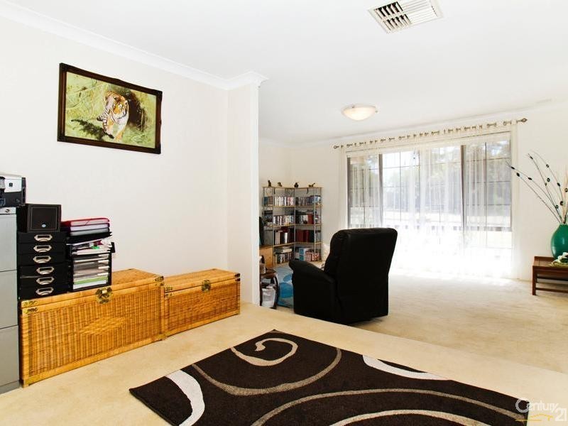 8 Sundew Place, Thornlie WA 6108