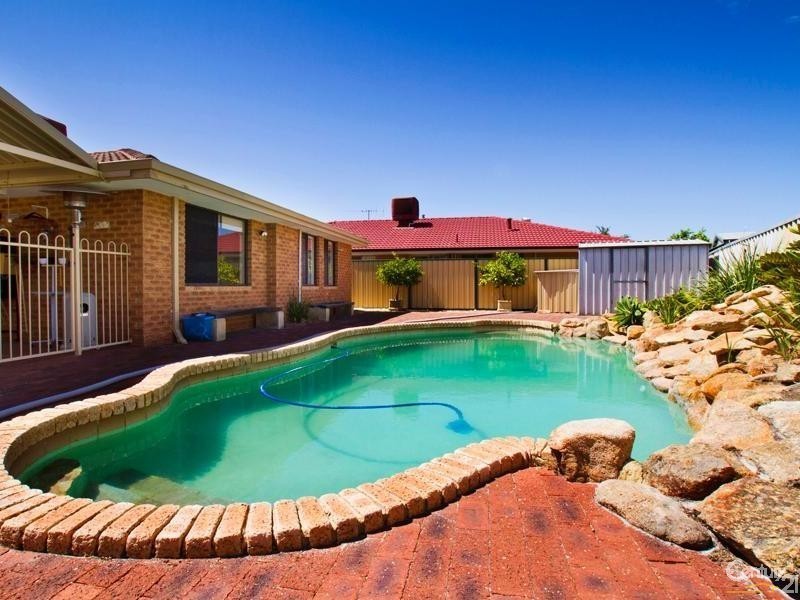 8 Sundew Place, Thornlie WA 6108