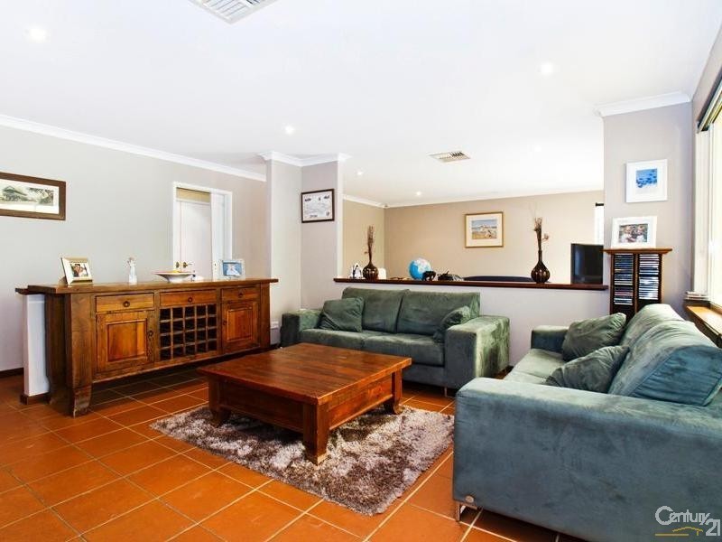 15 Millcroft Elbow, Jandakot WA 6164