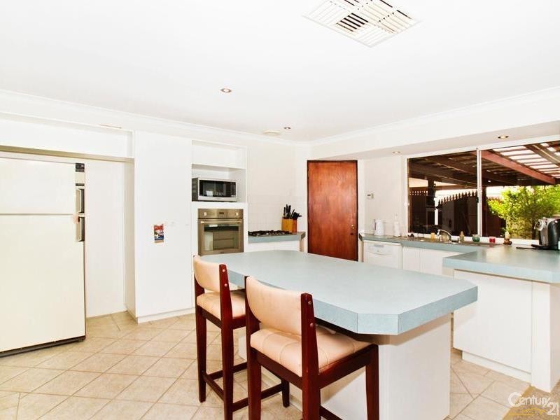 38 Geographe Way, Thornlie WA 6108