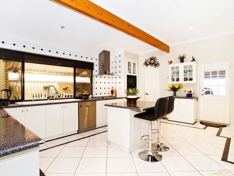 3 Atwell Close, Munster WA 6166