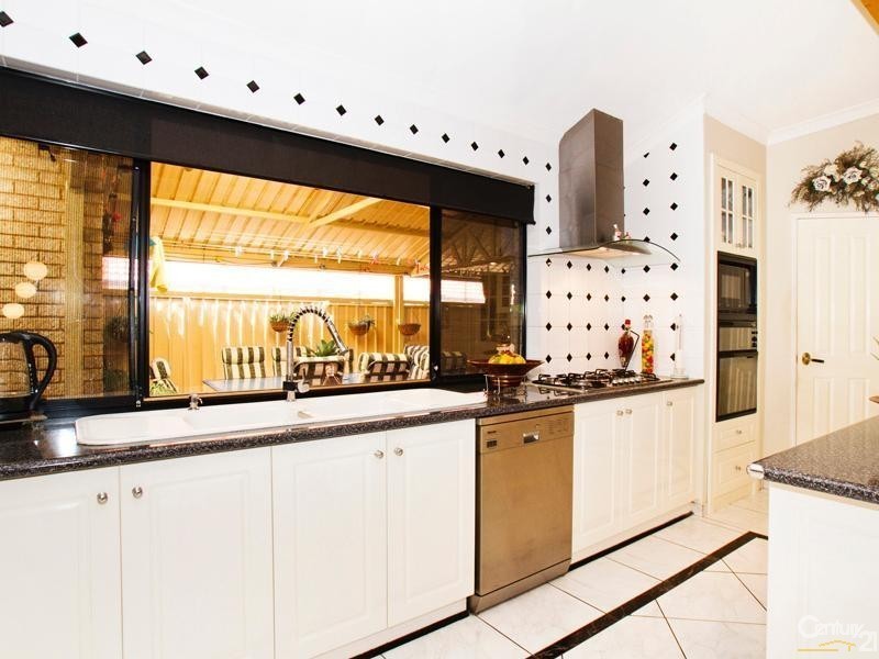 3 Atwell Close, Munster WA 6166