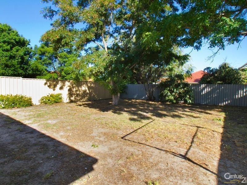 19a Bradshaw Crescent, Manning WA 6152