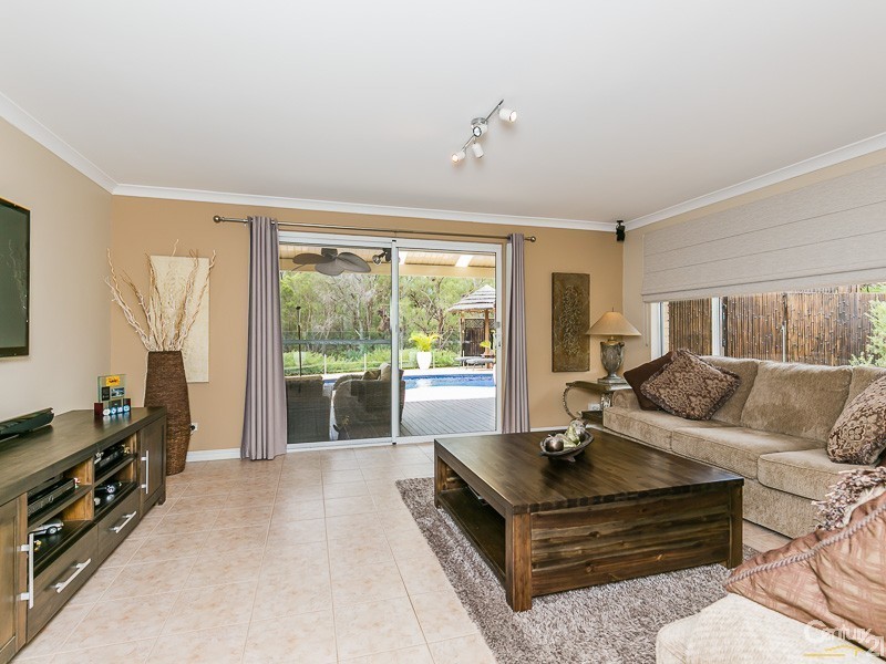 10 Forestedge Retreat, Roleystone WA 6111