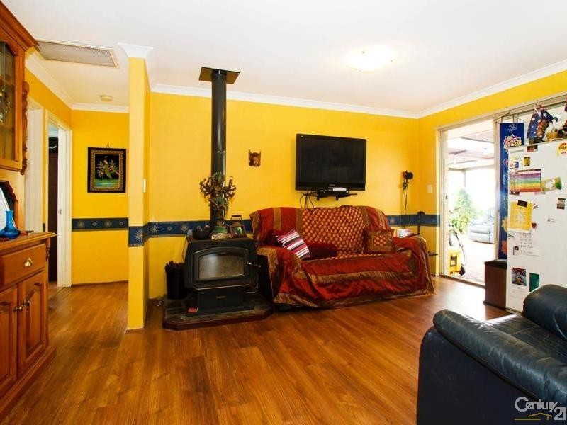 4 McLean Road, Canning Vale WA 6155