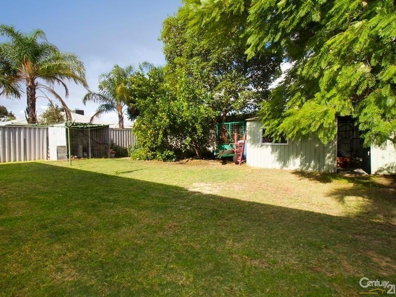 4 McLean Road, Canning Vale WA 6155