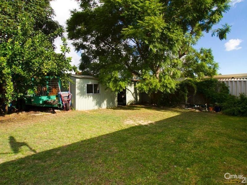 4 McLean Road, Canning Vale WA 6155