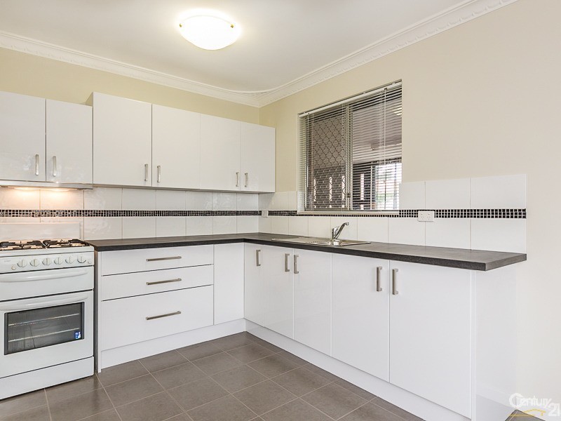 10 Ypres Road, Camillo WA 6111