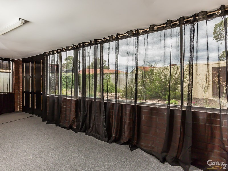 10 Ypres Road, Camillo WA 6111