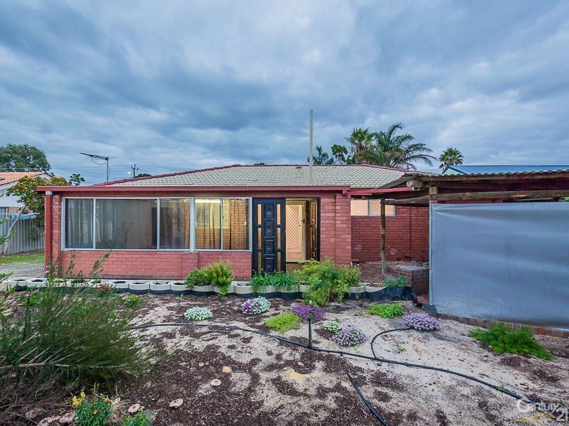 10 Ypres Road, Camillo WA 6111