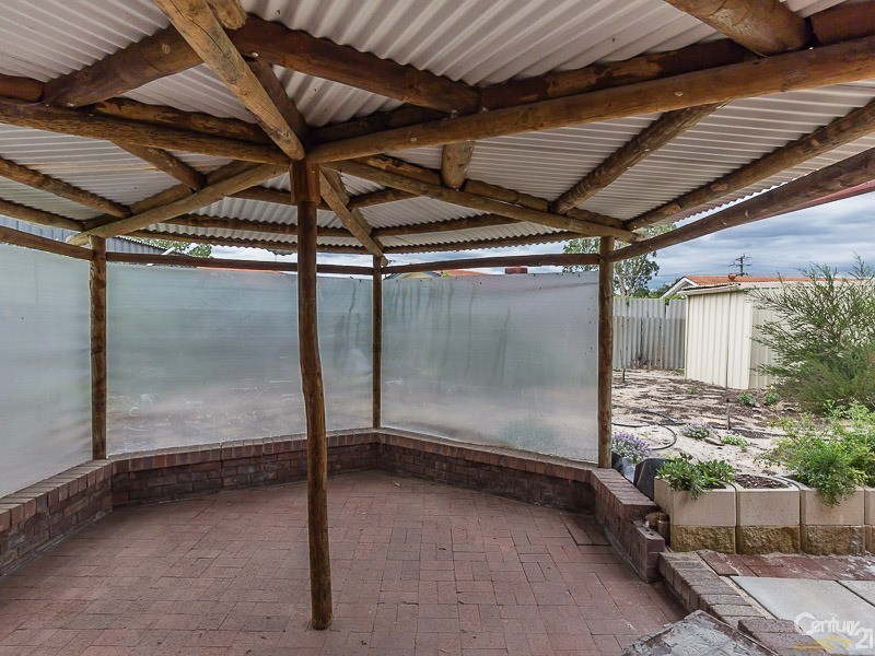 10 Ypres Road, Camillo WA 6111