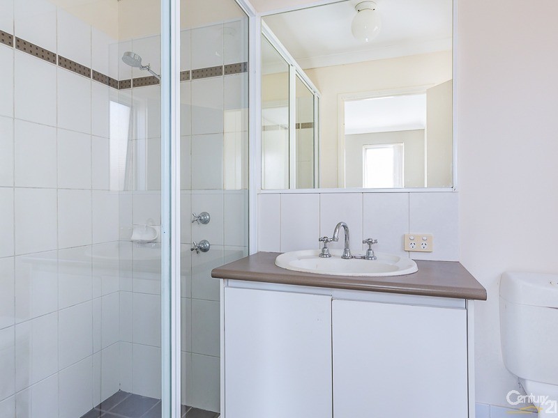 8/12 Arthur Street, Cannington WA 6107