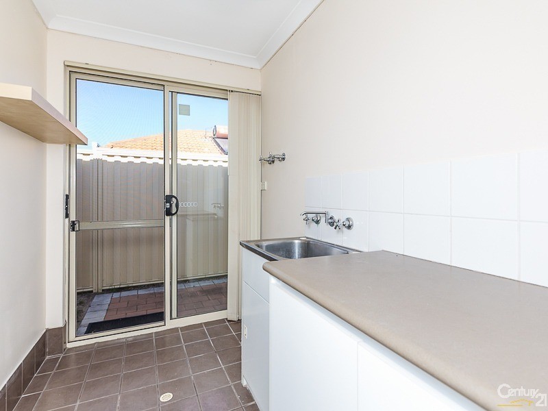 8/12 Arthur Street, Cannington WA 6107