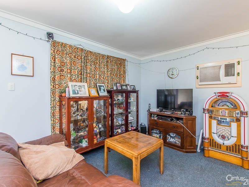 11 Taplow Court, Kelmscott WA 6111