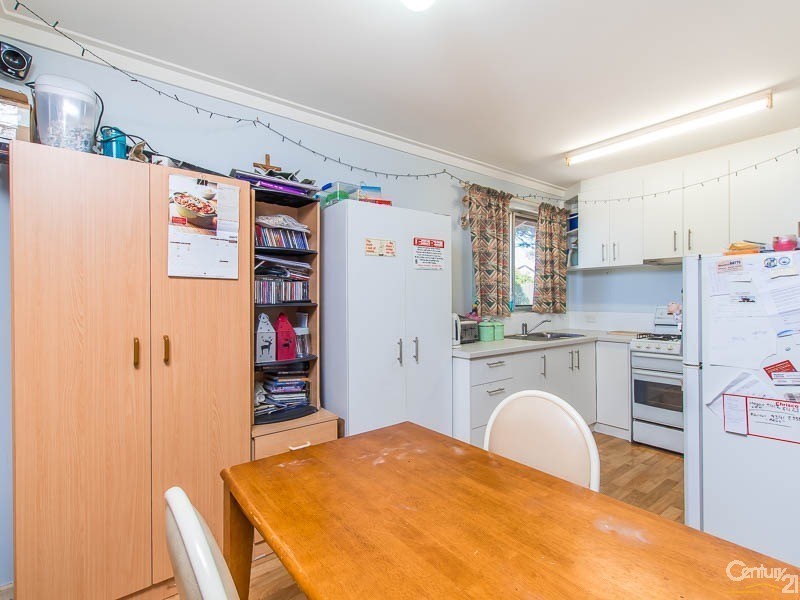 11 Taplow Court, Kelmscott WA 6111