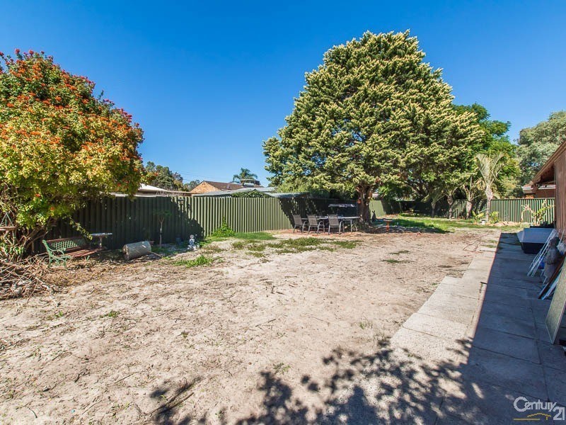 11 Taplow Court, Kelmscott WA 6111