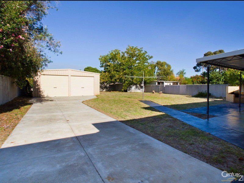 34 Oriole Way, Thornlie WA 6108