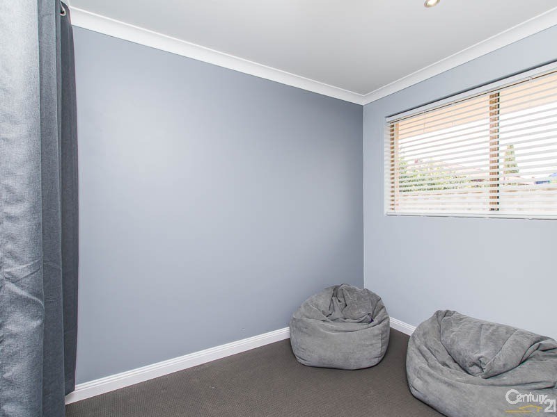 36 Reveley Close, Seville Grove WA 6112