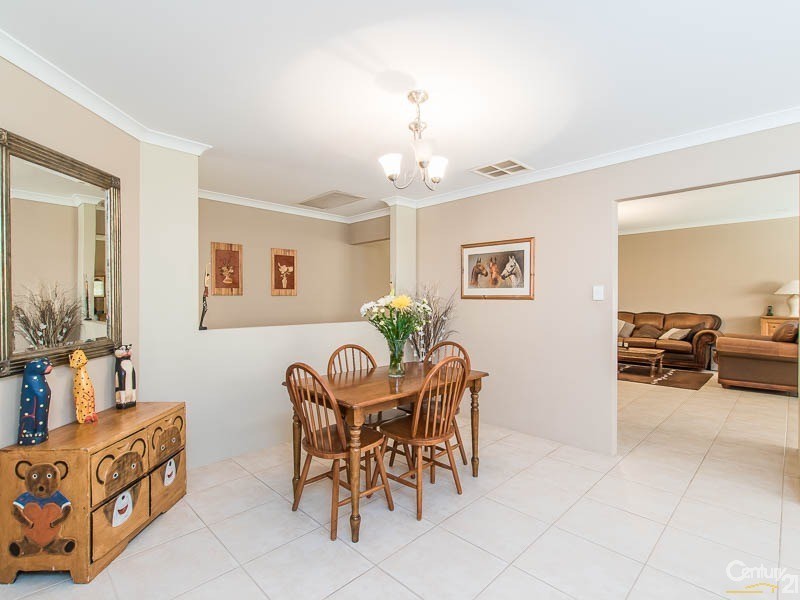 13 Longshaw Circuit, Canning Vale WA 6155