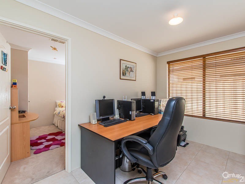 13 Longshaw Circuit, Canning Vale WA 6155