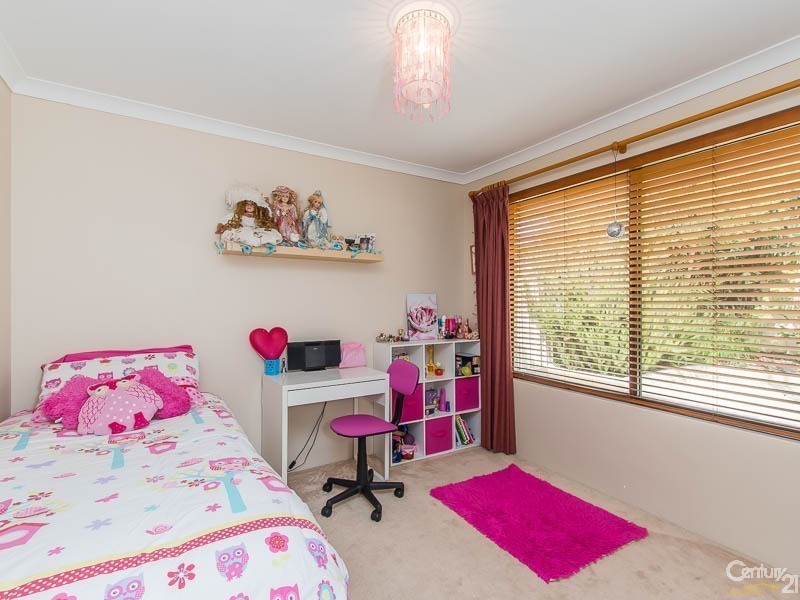13 Longshaw Circuit, Canning Vale WA 6155