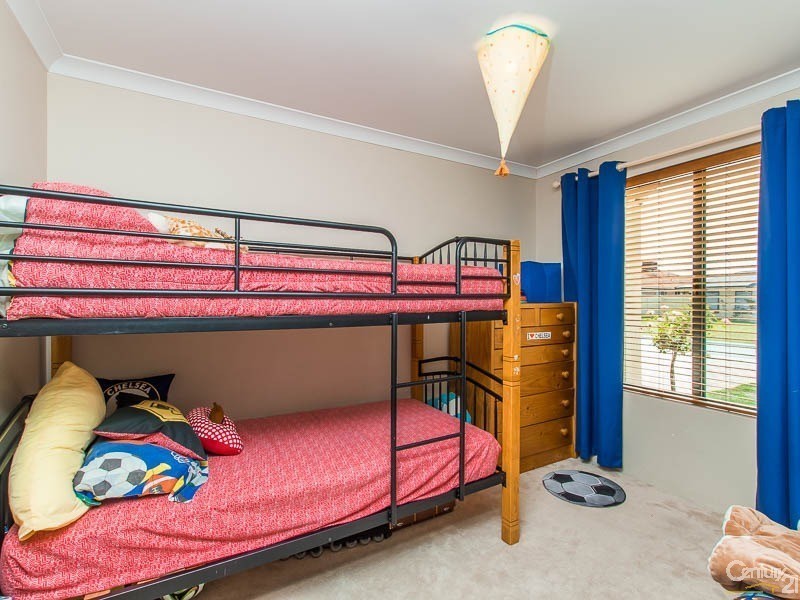 13 Longshaw Circuit, Canning Vale WA 6155