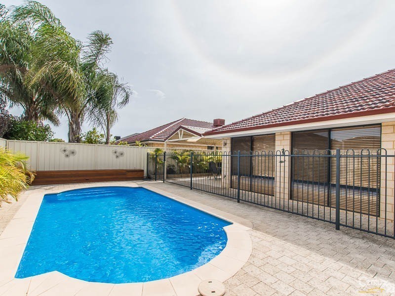 13 Longshaw Circuit, Canning Vale WA 6155