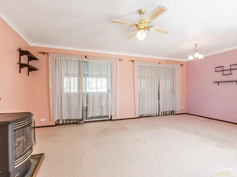 18 Lyrebird Way, Thornlie WA 6108