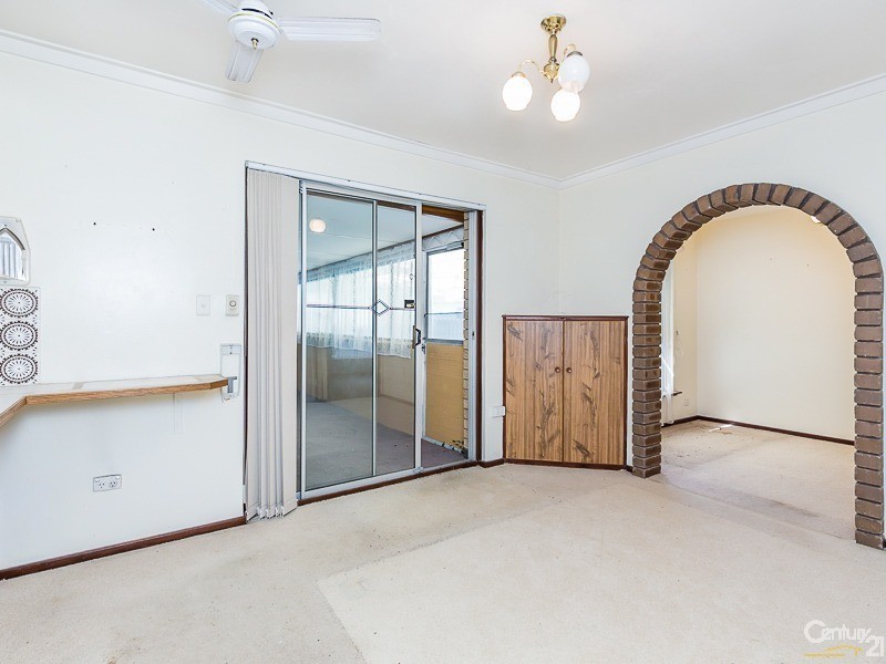 18 Lyrebird Way, Thornlie WA 6108