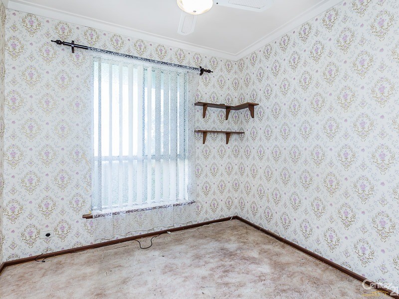 18 Lyrebird Way, Thornlie WA 6108