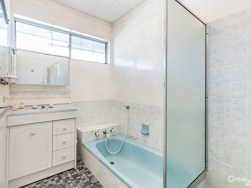 18 Lyrebird Way, Thornlie WA 6108