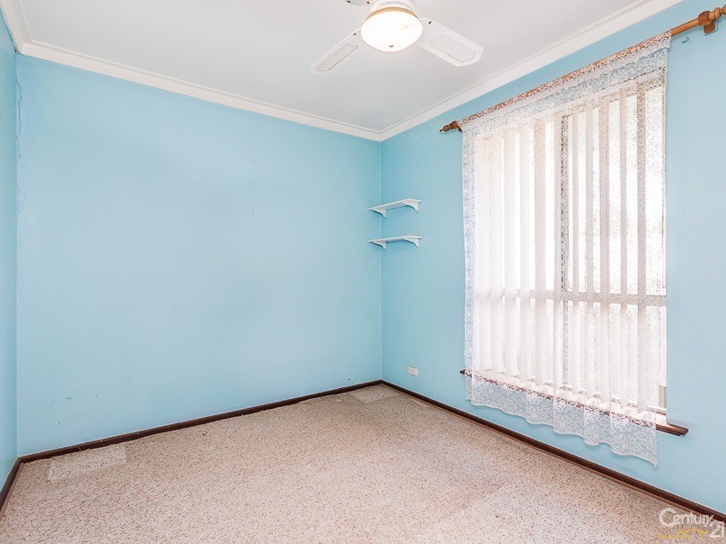 18 Lyrebird Way, Thornlie WA 6108