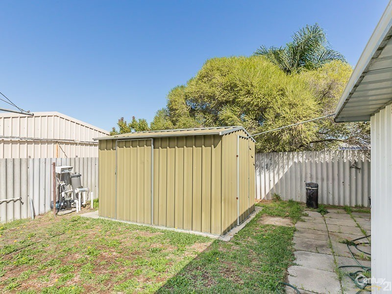 18 Lyrebird Way, Thornlie WA 6108