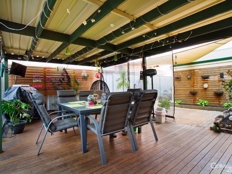 16 Autumn Crescent, Thornlie WA 6108