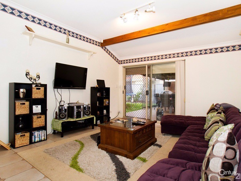 16 Autumn Crescent, Thornlie WA 6108