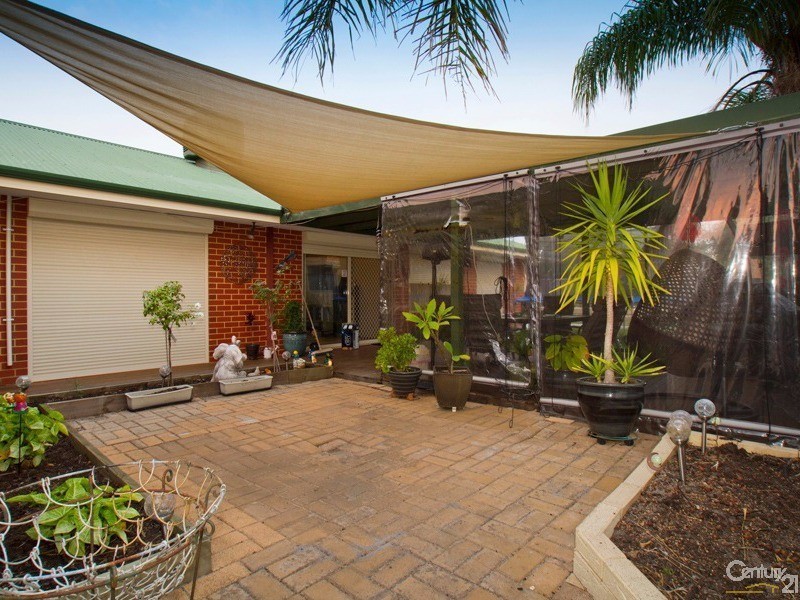 16 Autumn Crescent, Thornlie WA 6108