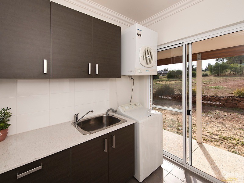 17 Ghost Gum Heights, Jarrahdale WA 6124