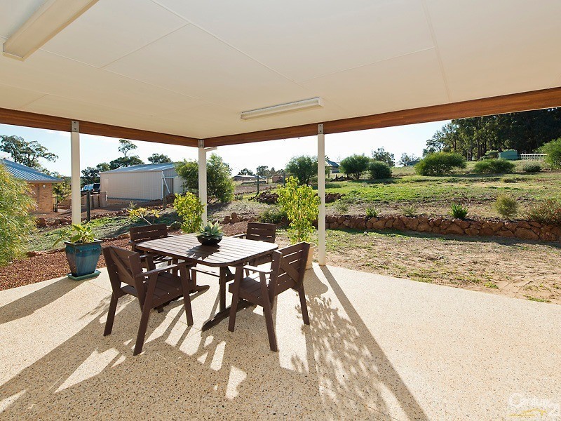 17 Ghost Gum Heights, Jarrahdale WA 6124